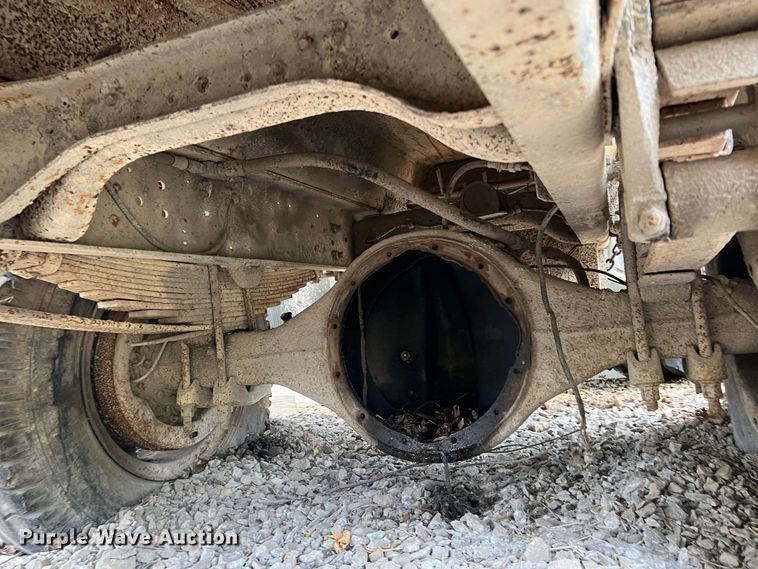 image for item HX9943 1985 Ford F600  dump truck