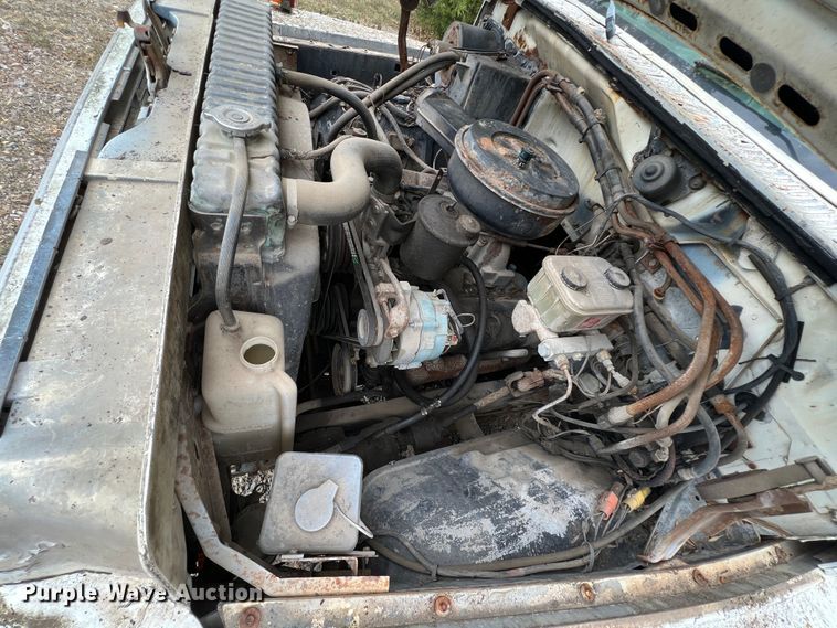 image for item HX9943 1985 Ford F600  dump truck