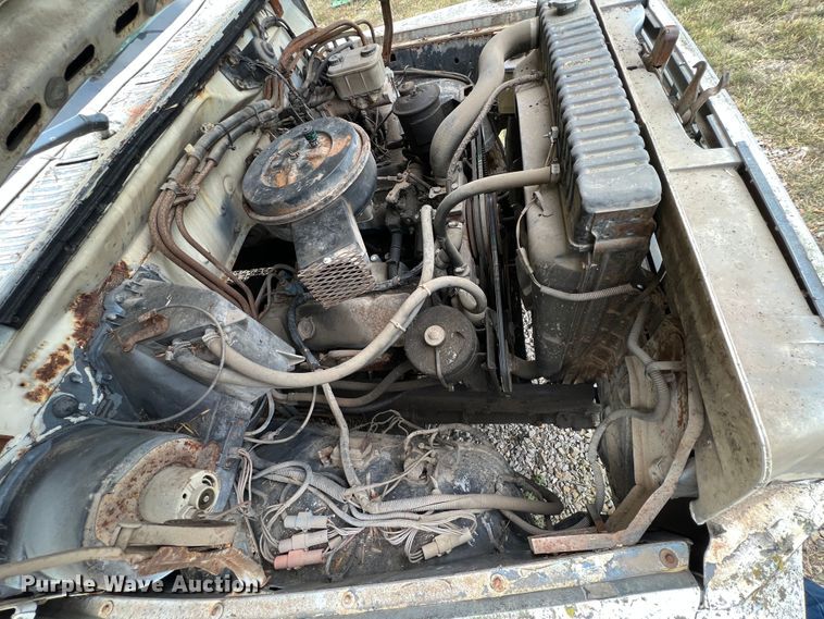 image for item HX9943 1985 Ford F600  dump truck