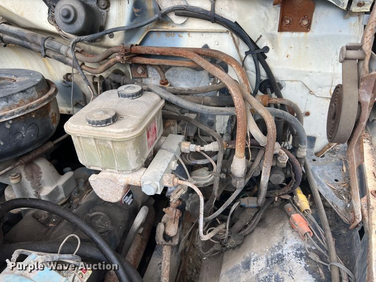 image for item HX9943 1985 Ford F600  dump truck