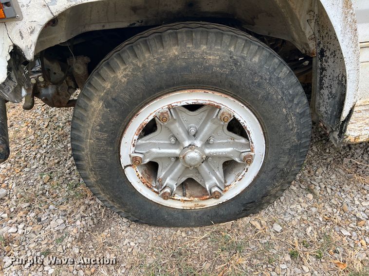 image for item HX9943 1985 Ford F600  dump truck