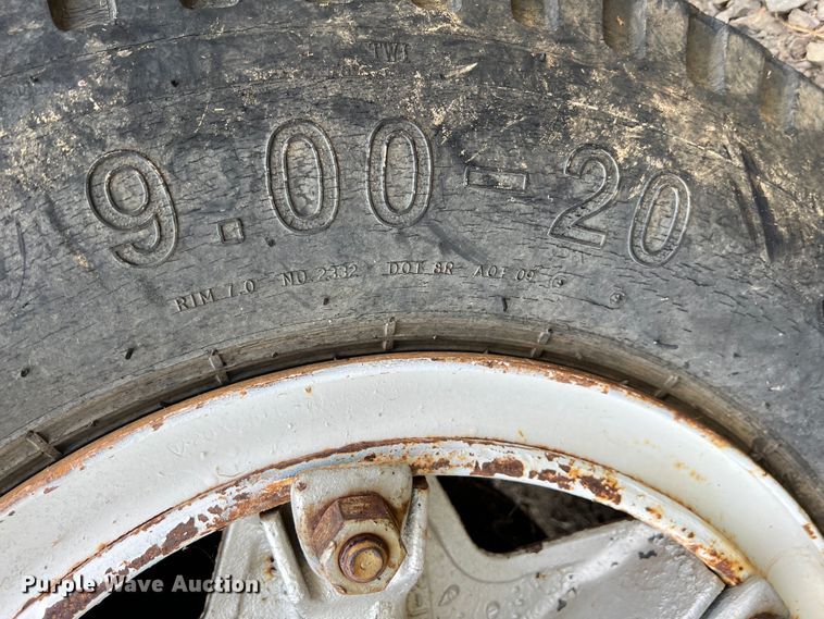 image for item HX9943 1985 Ford F600  dump truck