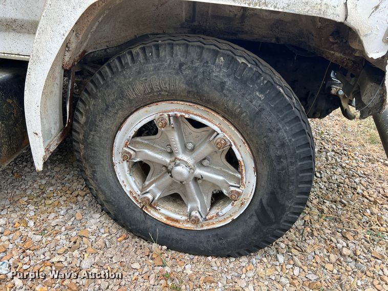 image for item HX9943 1985 Ford F600  dump truck