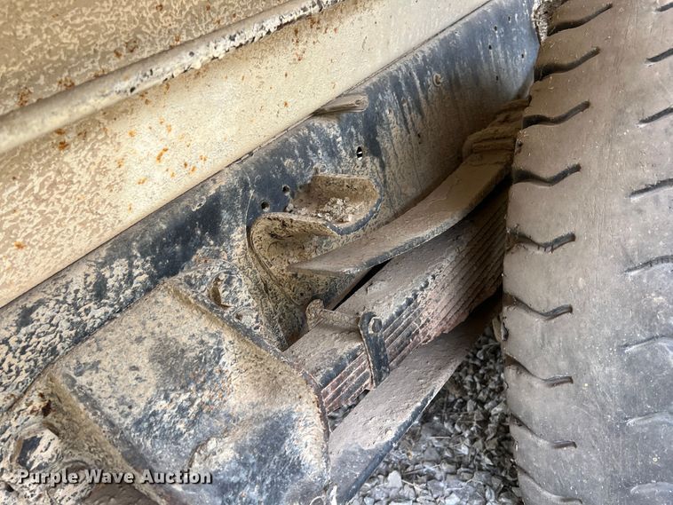 image for item HX9943 1985 Ford F600  dump truck