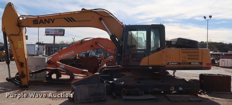 image for item IY9010 2016 Sany SY235C-LC  excavator