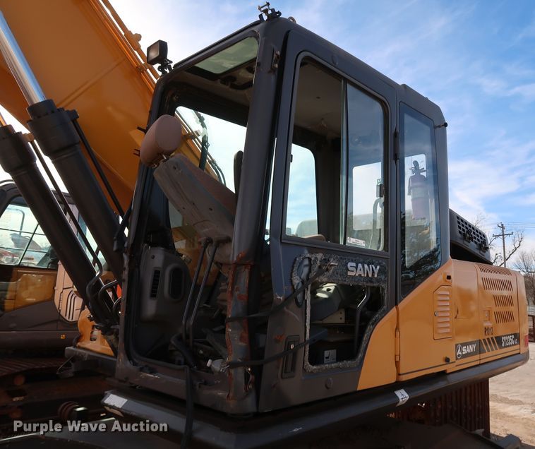 image for item IY9010 2016 Sany SY235C-LC  excavator