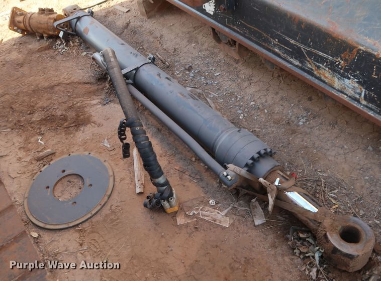 image for item IY9010 2016 Sany SY235C-LC  excavator