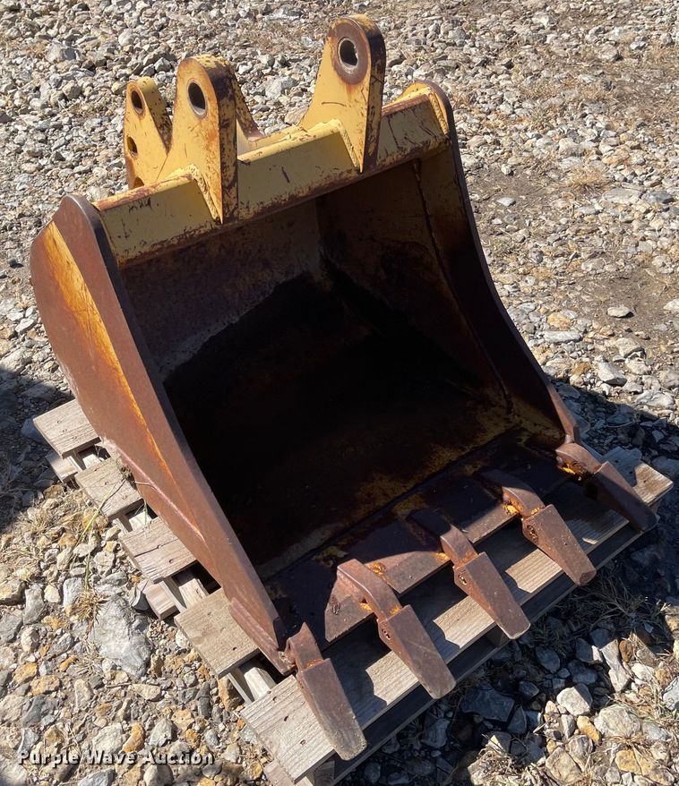 image for item JD9228 Woods  backhoe bucket