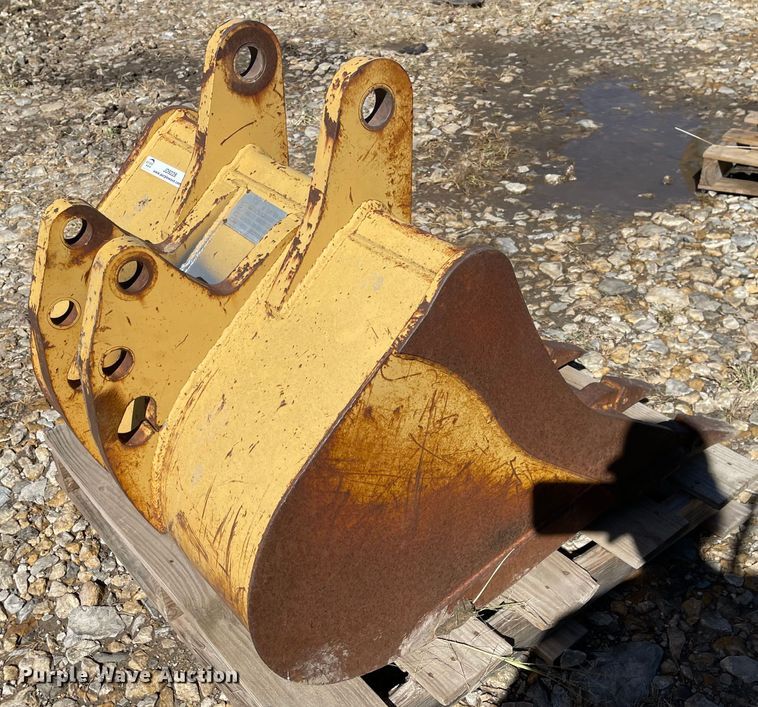 image for item JD9228 Woods  backhoe bucket