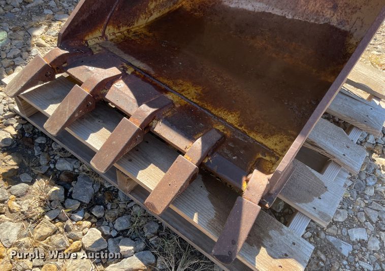 image for item JD9228 Woods  backhoe bucket