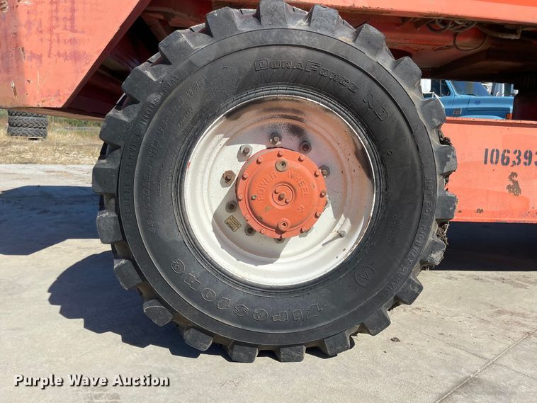 image for item JD9232 Snorkel TB126J  boom lift