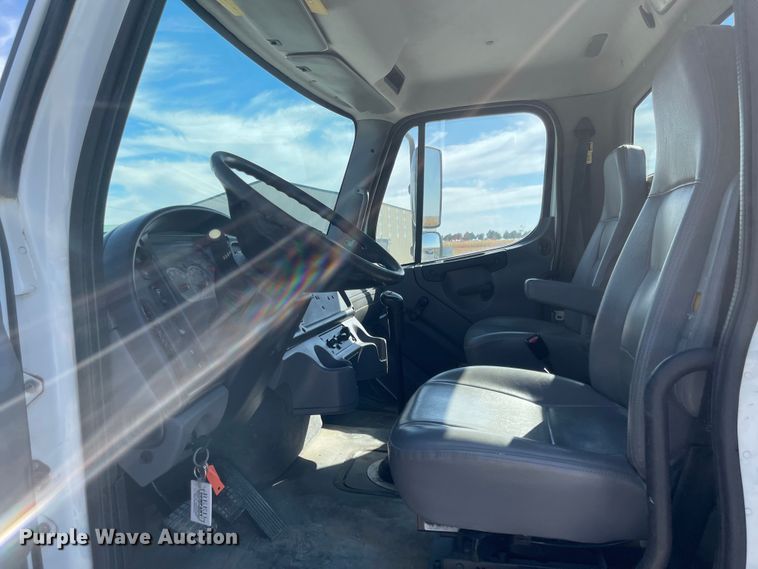 image for item JD9251 2010 Freightliner Business Class M2  utility / service truck