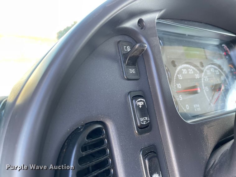 image for item JD9251 2010 Freightliner Business Class M2  utility / service truck