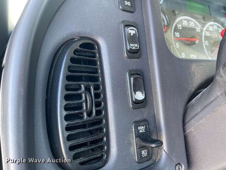 image for item JD9251 2010 Freightliner Business Class M2  utility / service truck