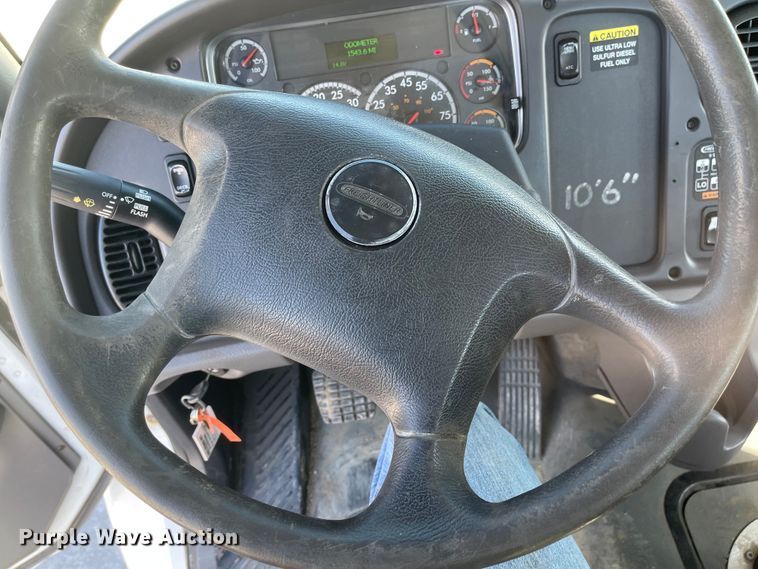 image for item JD9251 2010 Freightliner Business Class M2  utility / service truck