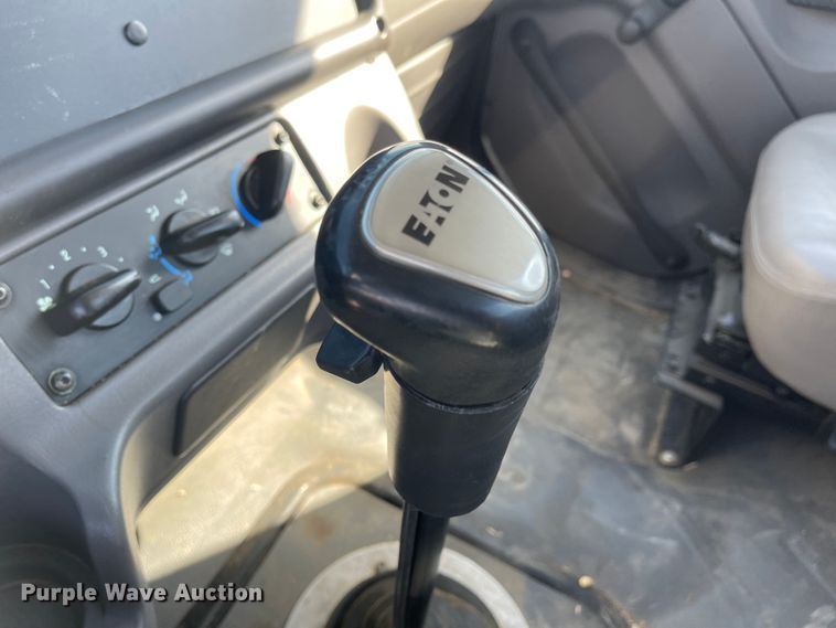 image for item JD9251 2010 Freightliner Business Class M2  utility / service truck