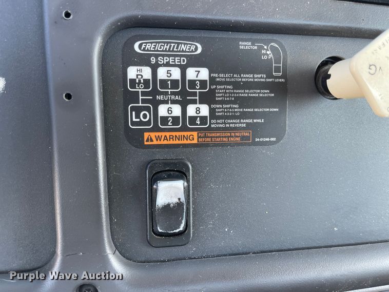 image for item JD9251 2010 Freightliner Business Class M2  utility / service truck