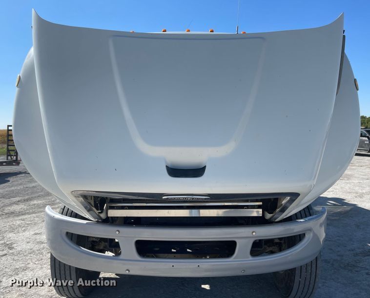 image for item JD9251 2010 Freightliner Business Class M2  utility / service truck