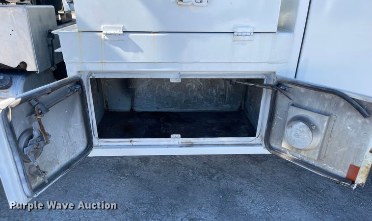 image for item JD9251 2010 Freightliner Business Class M2  utility / service truck