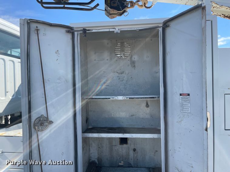 image for item JD9251 2010 Freightliner Business Class M2  utility / service truck