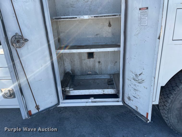 image for item JD9251 2010 Freightliner Business Class M2  utility / service truck