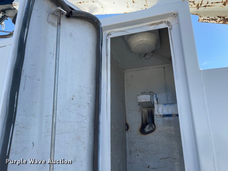 image for item JD9251 2010 Freightliner Business Class M2  utility / service truck