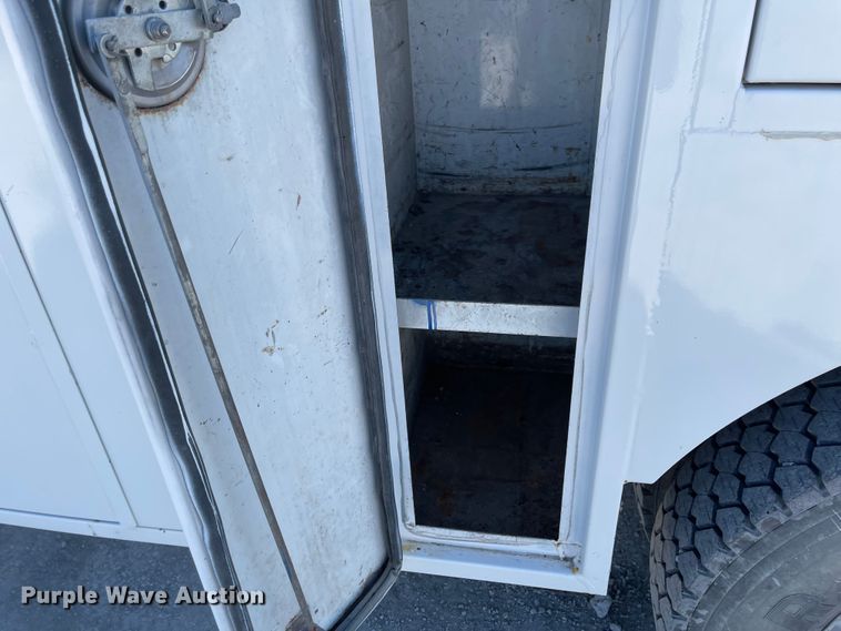 image for item JD9251 2010 Freightliner Business Class M2  utility / service truck