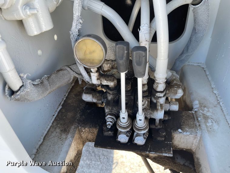 image for item JD9251 2010 Freightliner Business Class M2  utility / service truck