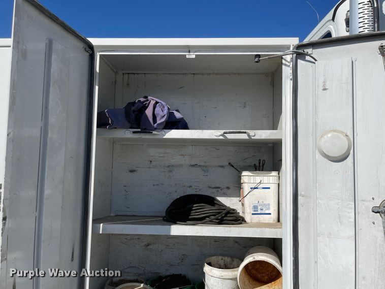 image for item JD9251 2010 Freightliner Business Class M2  utility / service truck