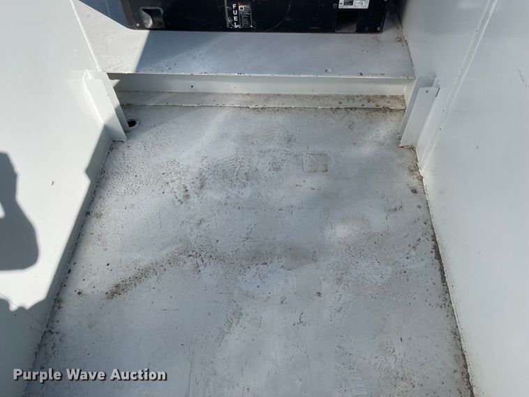 image for item JD9251 2010 Freightliner Business Class M2  utility / service truck