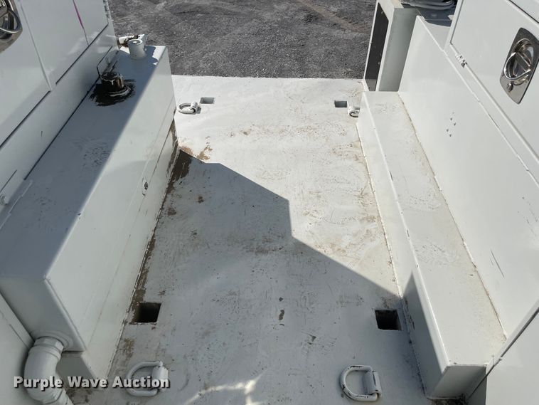 image for item JD9251 2010 Freightliner Business Class M2  utility / service truck