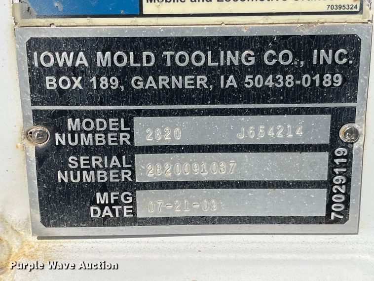 image for item JD9251 2010 Freightliner Business Class M2  utility / service truck