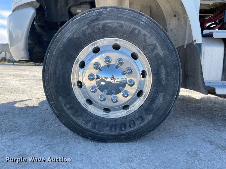 image for item JD9251 2010 Freightliner Business Class M2  utility / service truck