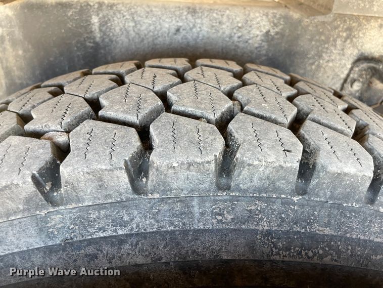 image for item JD9251 2010 Freightliner Business Class M2  utility / service truck