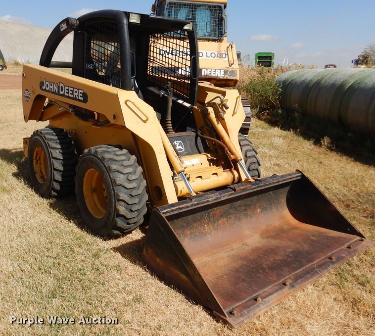 image for item JJ9662 2004 John Deere 260 Series II  skid steer loader