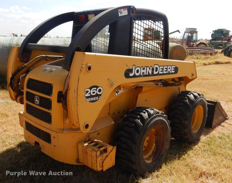 image for item JJ9662 2004 John Deere 260 Series II  skid steer loader