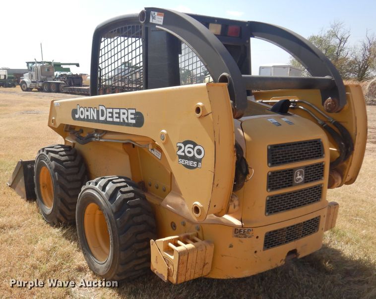image for item JJ9662 2004 John Deere 260 Series II  skid steer loader