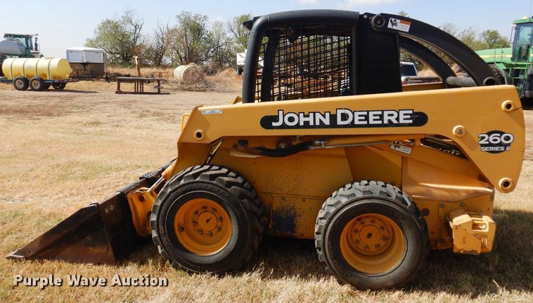 image for item JJ9662 2004 John Deere 260 Series II  skid steer loader