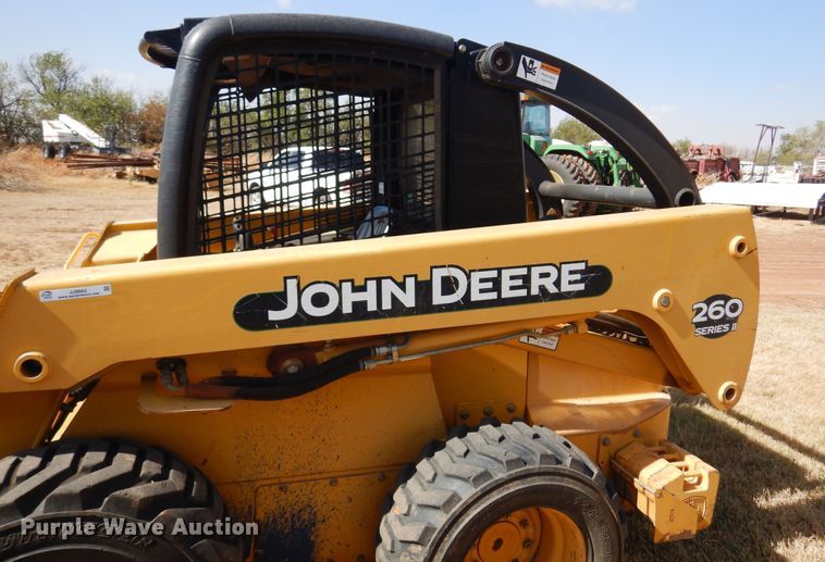 image for item JJ9662 2004 John Deere 260 Series II  skid steer loader