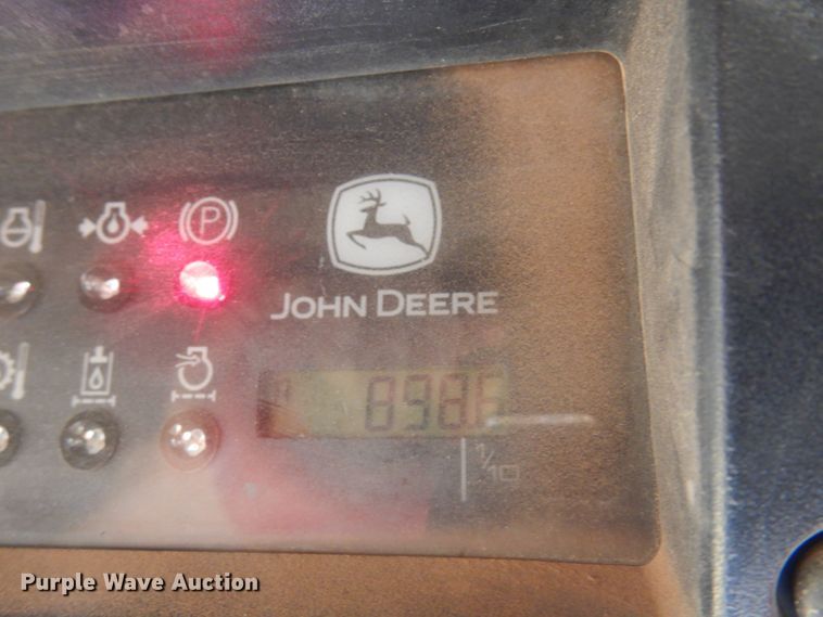 image for item JJ9662 2004 John Deere 260 Series II  skid steer loader