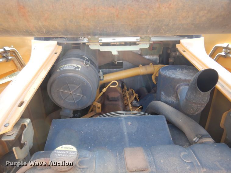 image for item JJ9662 2004 John Deere 260 Series II  skid steer loader