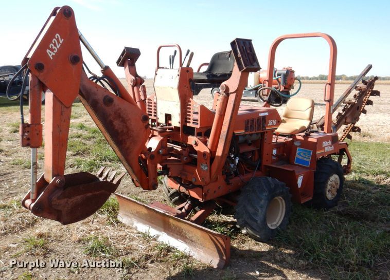 image for item JL9869 1999 Ditch Witch 3610  trencher