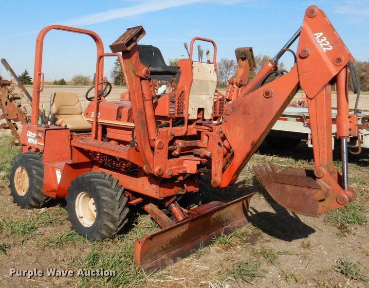 image for item JL9869 1999 Ditch Witch 3610  trencher