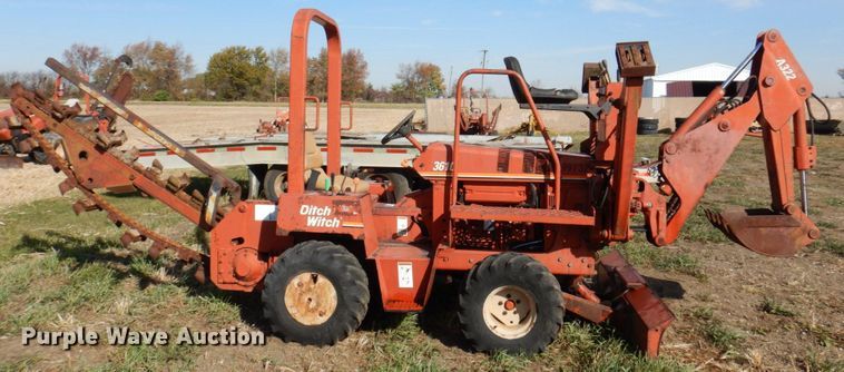image for item JL9869 1999 Ditch Witch 3610  trencher