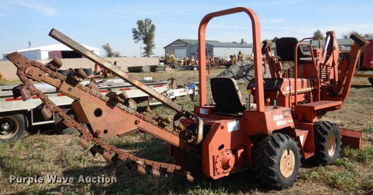 image for item JL9869 1999 Ditch Witch 3610  trencher