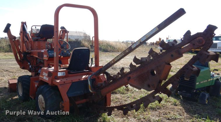 image for item JL9869 1999 Ditch Witch 3610  trencher