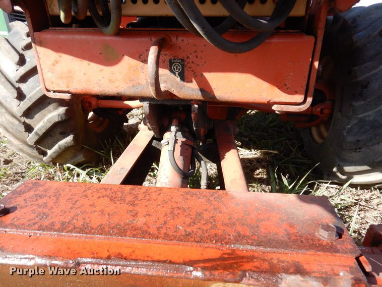 image for item JL9869 1999 Ditch Witch 3610  trencher