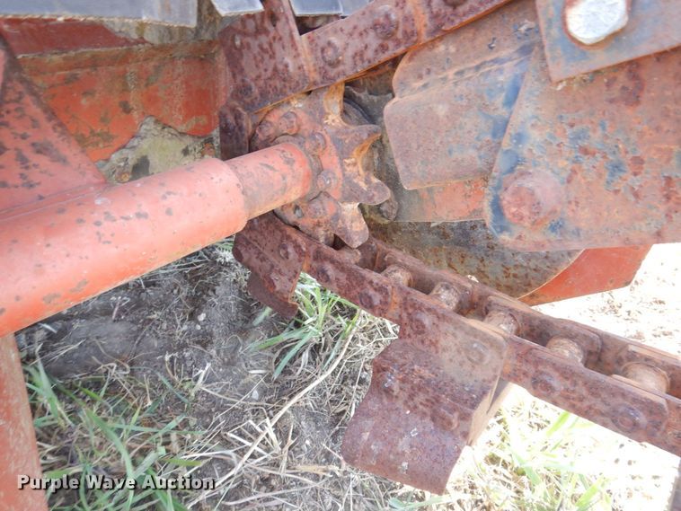 image for item JL9869 1999 Ditch Witch 3610  trencher