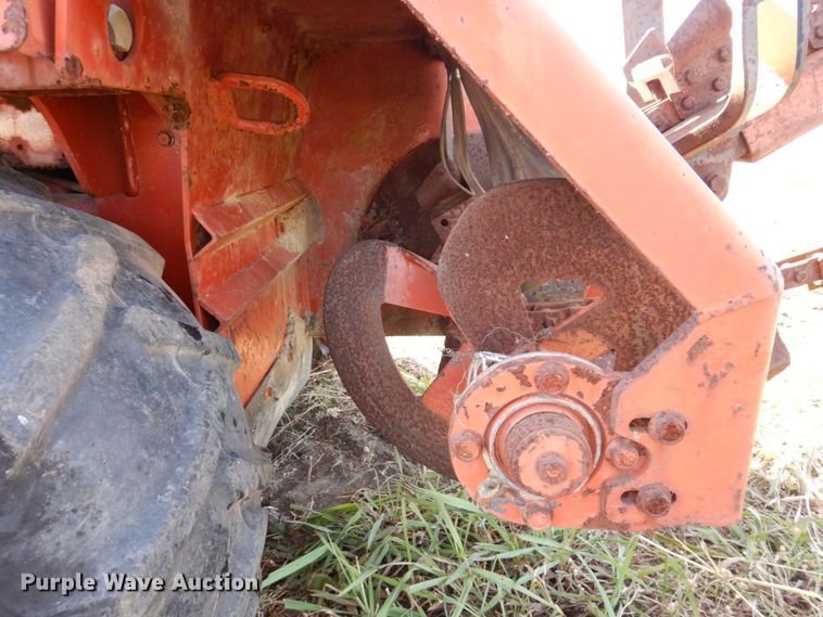 image for item JL9869 1999 Ditch Witch 3610  trencher