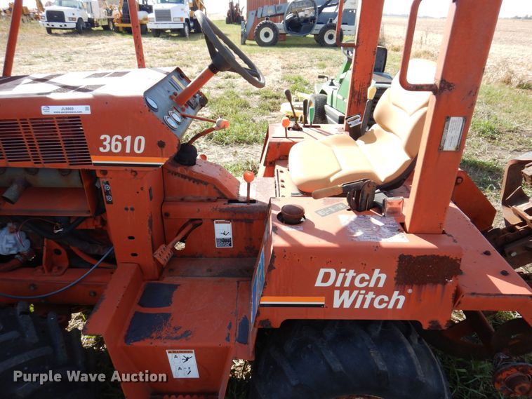 image for item JL9869 1999 Ditch Witch 3610  trencher
